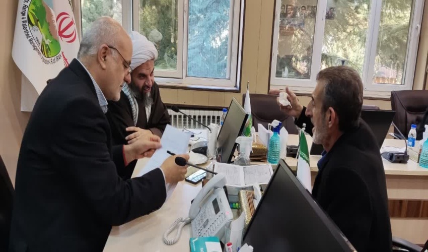 رسیدگی به درخواست 60 نفر از ارباب رجوعان در ملاقات مردمی سازمان منابع طبیعی +تصویر