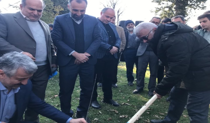  گزارش تصویری/ کاشت نهال با حضور اهالی روستای ‌پچت بهشهر با حضور دکتر نوبخت