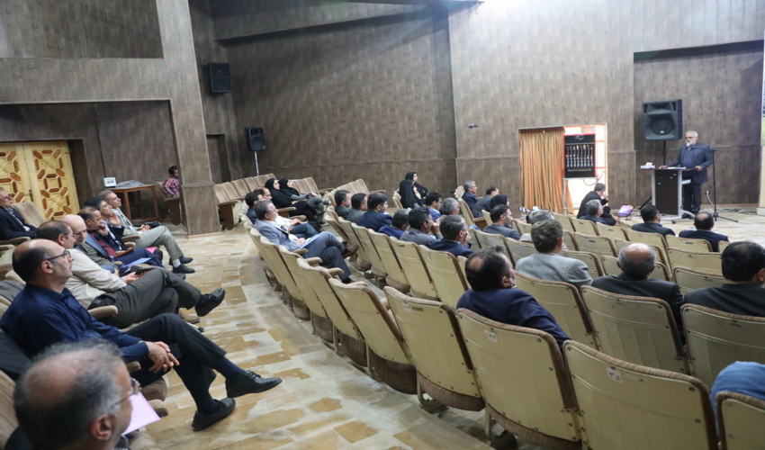  اولین نشست تخصصی انتقال تجربیات و دستاوردهای علمی و فنی ماموران منابع طبیعی اعزامی به کشور چین